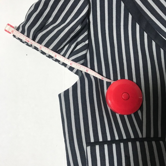 BCBG Max Azria short sleeve suit blazer+mini skirt - Picture 8 of 8